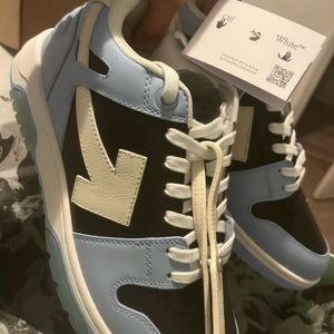 Out Of Office Leather Low-Top Sneakers 11(M) Light blue